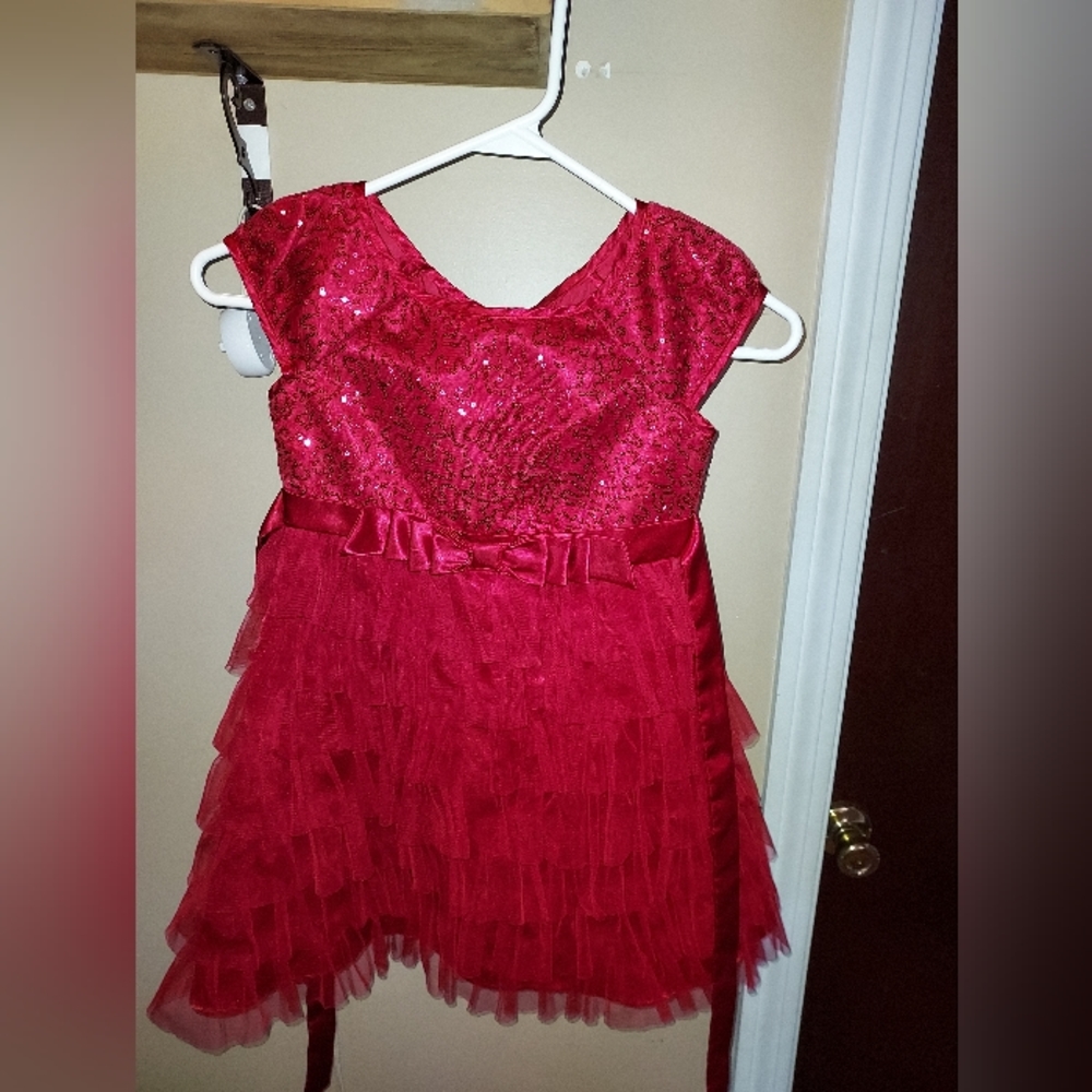 Beautiful Red size 6 party Dress.
